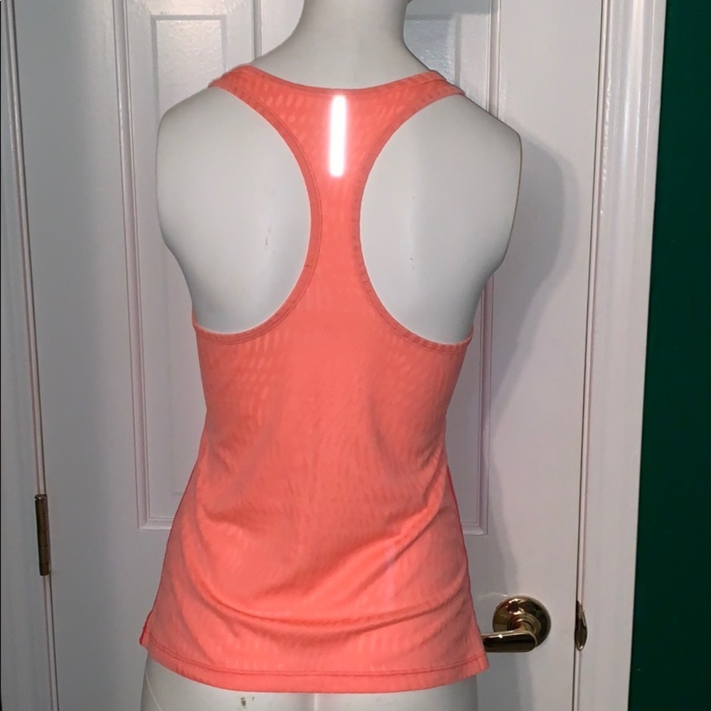 New balance top size Small